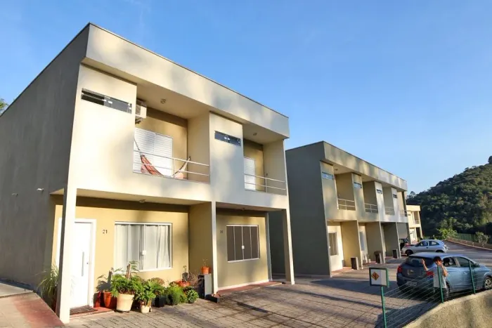 Casa com 2 suítes à venda no Residencial Forest Hills - Guararema/SP
