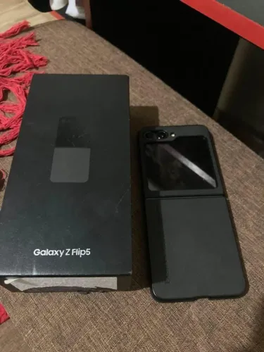 Samsung Zflip5, 512gb, com caixa.