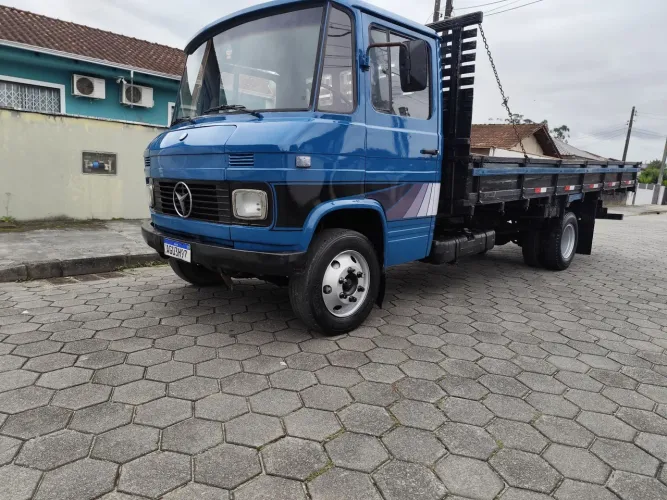 VENDO OU TROCO MERCEDEZ BENZ 608