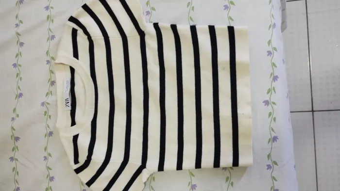 Blusa Cropped tricor listrado 