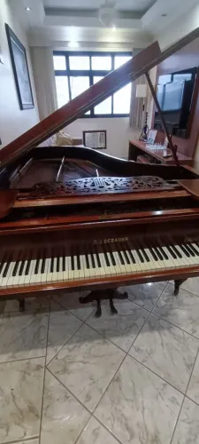Piano 1/2 cauda alemão sec. XIX Cordas Retas 