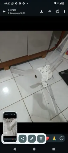 Ventilador de teto usado.