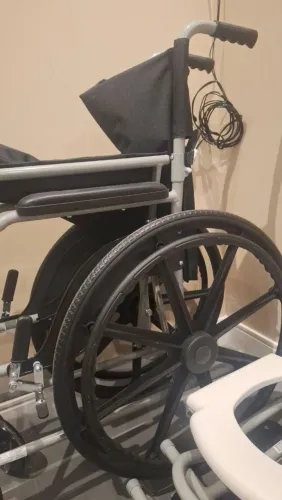 Cadeira de rodas dobrável D100 Pop compacta duplo X 110kg