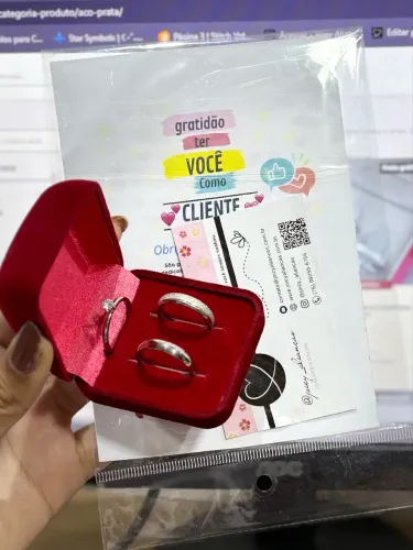     Feitas pra durar tanto quanto a história de vocês alianças em aço cirúrgico prata 