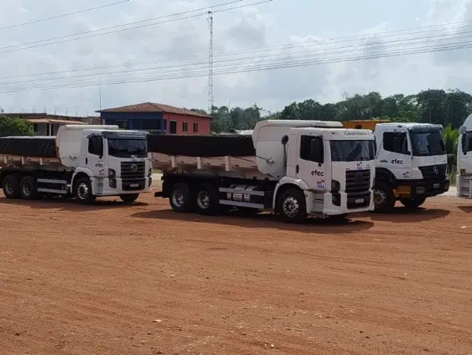 ALUGA-SE CAÇAMBA COM MOTORISTA INCLUSO NA LOCAÇÃO