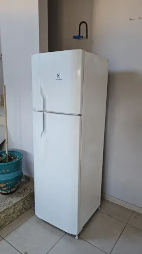 Geladeira Electrolux 261 Litros