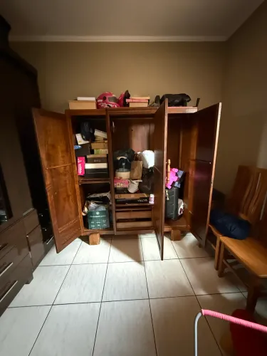 Guarda Roupas Antigo Madeira maciça 