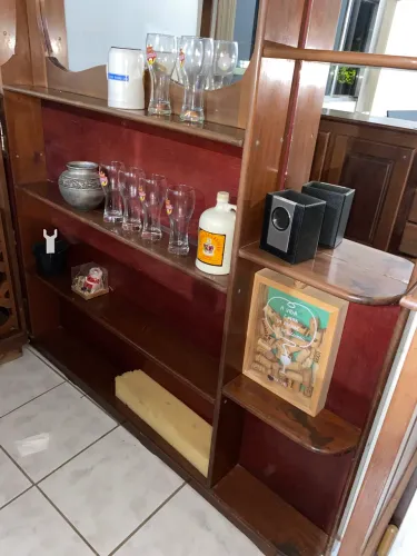Bar balcão em mogno