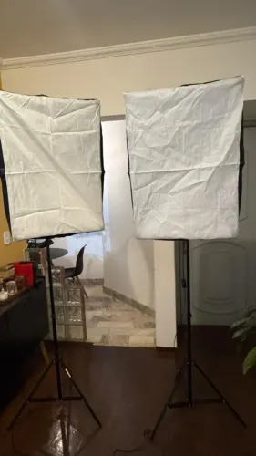 Kit Softbox Iluminação Estúdio Duplo + Tripés + Lâmpadas LED | R$ 399