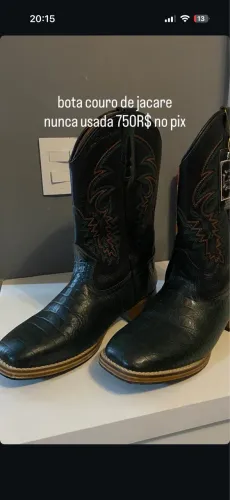 Bota couro de jacaré 