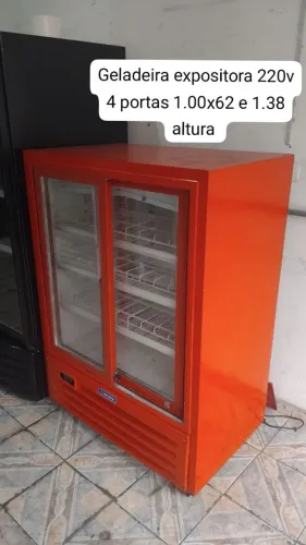 Geladeira expositora 4 portas 220v
