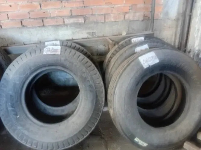 Vendo pneu recauchutado em boas condições