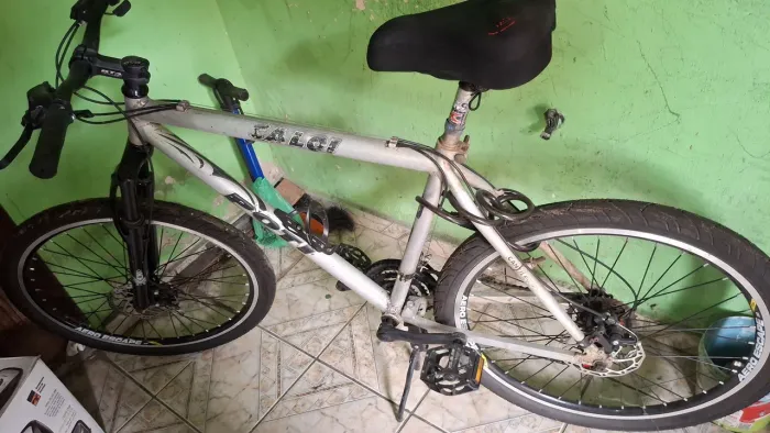 BIKE DE ALUMÍNIO ARO 26 V Brake, Freios a disco