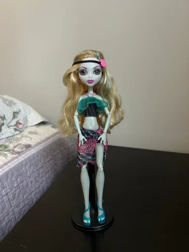 Boneca monster high lagoon skull shores 2011