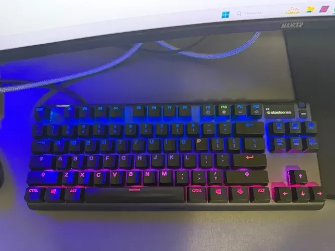 Teclado Gamer SteelSeries Apex Pro TKL (Gen 2 / 2023) - OmniPoint 2.0 / Rapid Trigger