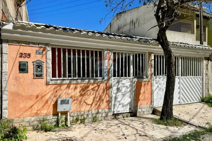 Vende-se Casa Linear , 2 quartos, Campo Grande, Sub Bairro Delcima