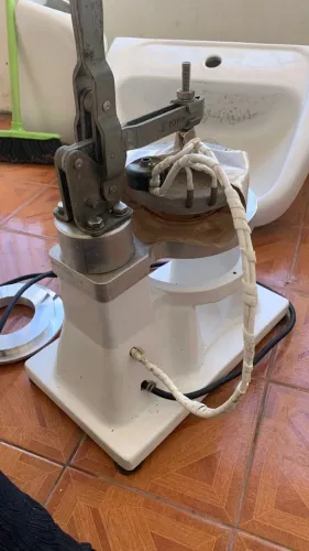 Seladora manual de copos e potes