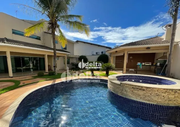 Casa com 4 quartos sendo 4 suíte, disponível para locação e Venda no bairro Jardim Karaíba