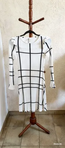 Vestido Tubinho Xadrez Preto e Branco Gola Alta Manga Longa
