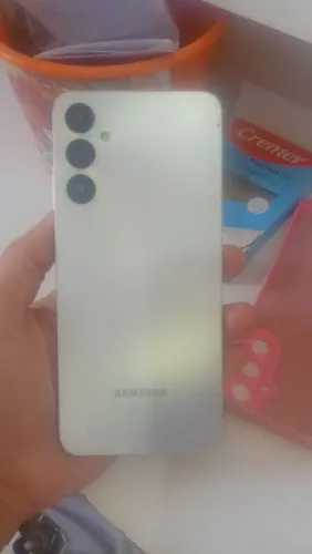 Vendo A05s nunca aberto a tela está com mancha mais não interfere em nada 