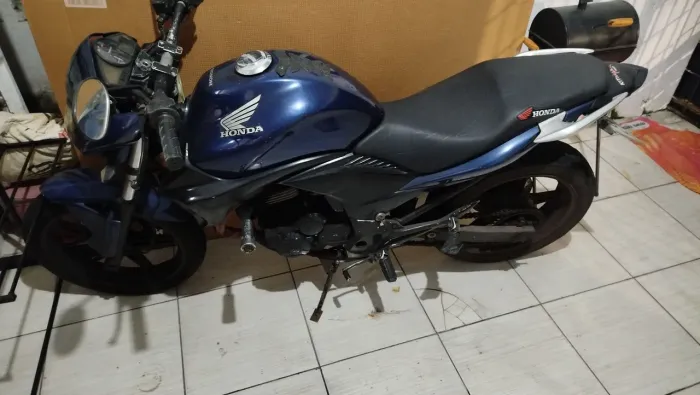Vendo moto CB 300