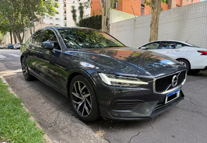 Volvo S60 T-4 Momentum 2.0 190cv 4P 2020