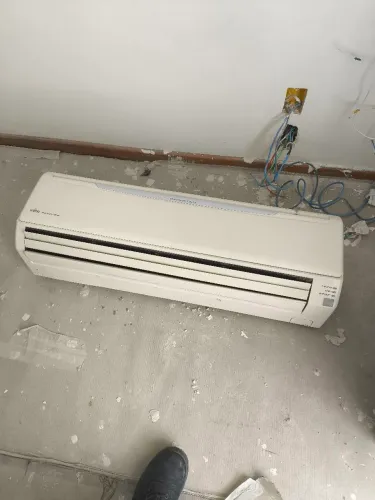 Vendo 3 ar-condicionado bem conservado 
