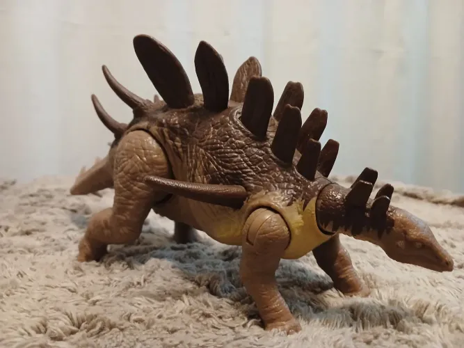 Dinossauro Kentrosaurus C/ Som Jurassic World Mattel