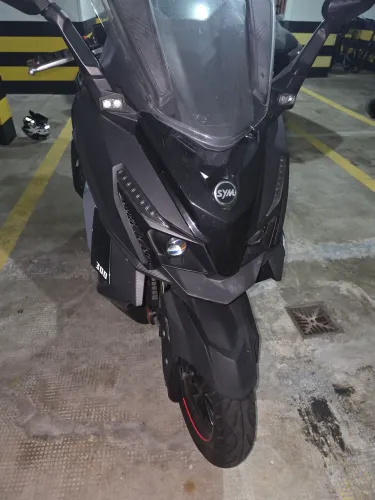 Cruisym 300 com baixa km