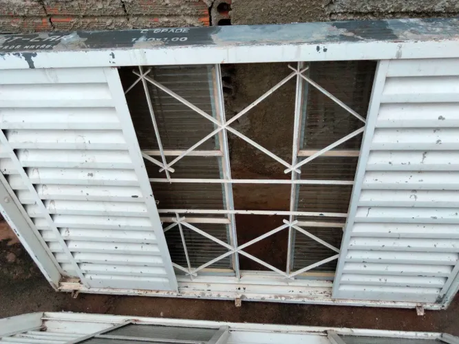 Janela para quarto com vidro