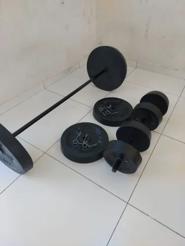 Kit de barras e pesos para musculação 