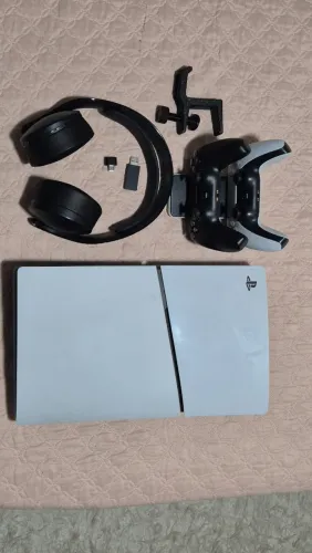 Playstation 5 Slim digital, pouco usado, estado de novo.