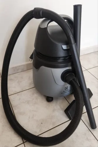 Aspirador Electrolux Água e Pó 1400w 