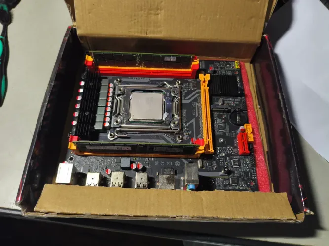 Kit XEON E5 2689 + 32GB ram - Placa mãe, processador, Memória Ram