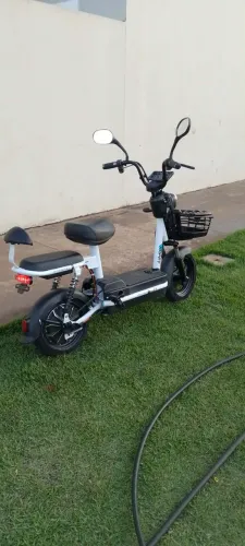 Scooter elétrica 