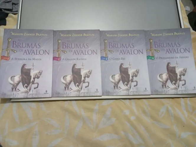 COLEÇÃO AS BRUMAS DE AVALON!