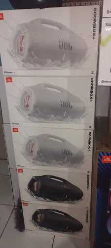 Vendo JBL boombox4 branca e preta lançamento lacrada apenas 2.399 reais ZAP *90
