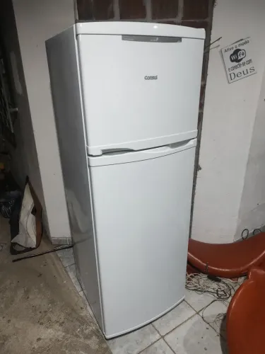 Geladeira Consul frost free gelando perfeitamente bem conservada faço entrega 