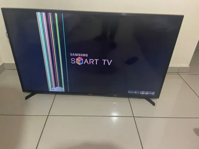 Tv Samsung smart 50 polegadas com defeito