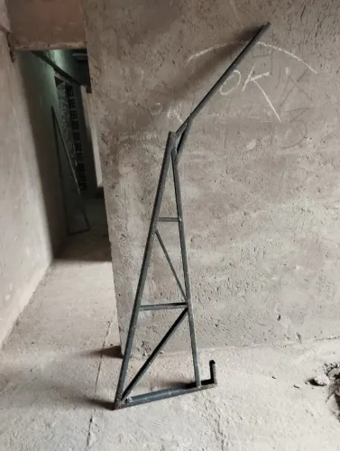 Suporte metálico para proteção de obras