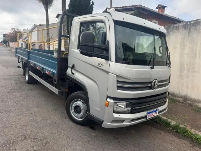 Caminhão VW Delivery 9.170