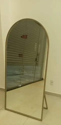 Espelho moldura metálica