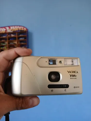 Câmera analógica Yashica YM ll autoflash