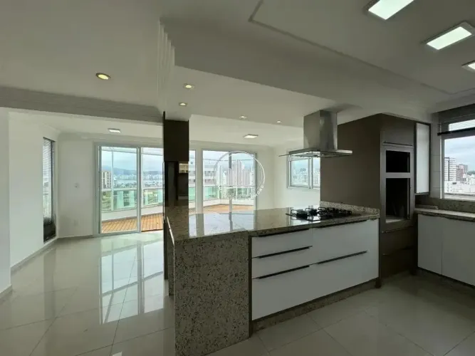 Cobertura com 3 Quartos, Balneário - Florianópolis