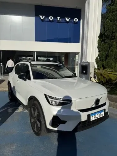 Volvo EX40 Plus P6 (elétrico) 2025