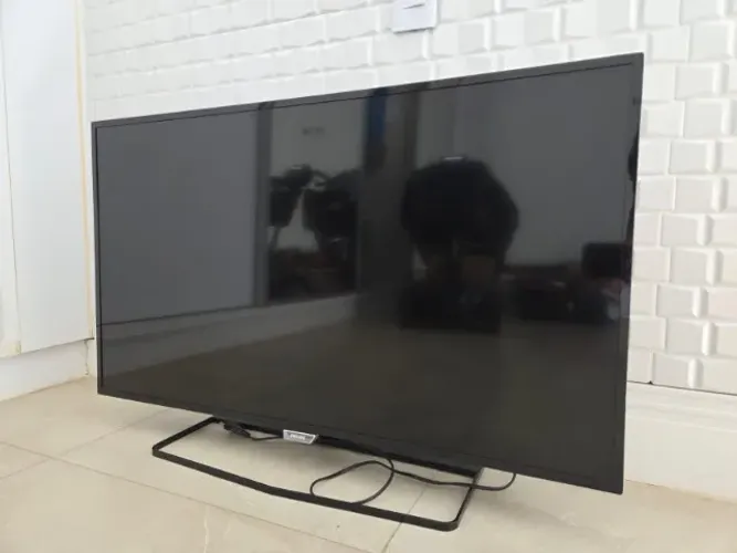 Smart TV LED 40 polegadas Philips - Modelo 40PUG6300/78 Ultra HD 4K Bivolt