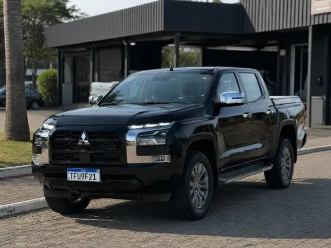 Mitsubishi TRITON HPE-S 2.4 CD 4X4 TB Diesel Aut. 2026