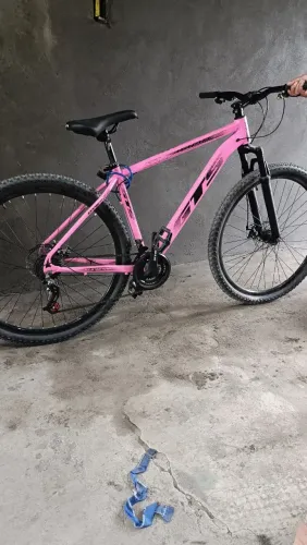 Bicicleta rosa aro 29 