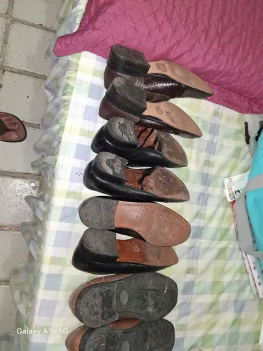Sapatos sociais com pouco uso