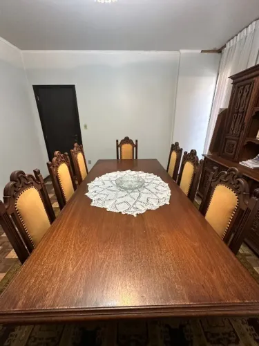 mesa de jantar com 8 cadeiras